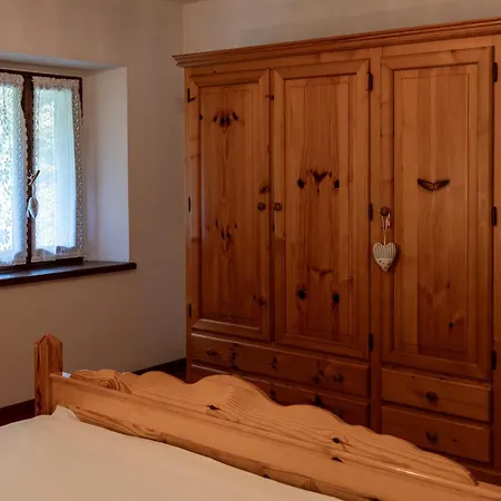 Wooden Stories - Nature, Netflix & Wi-fi Socchieve